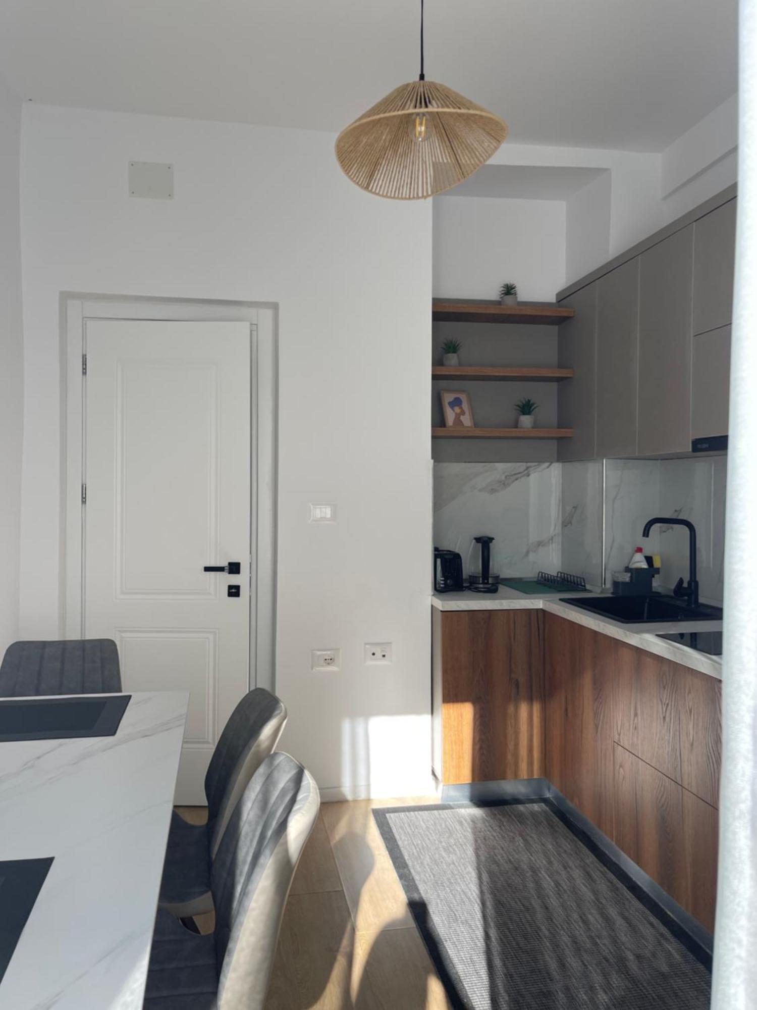 Sunny City Center Apartment Lezhe Exterior photo