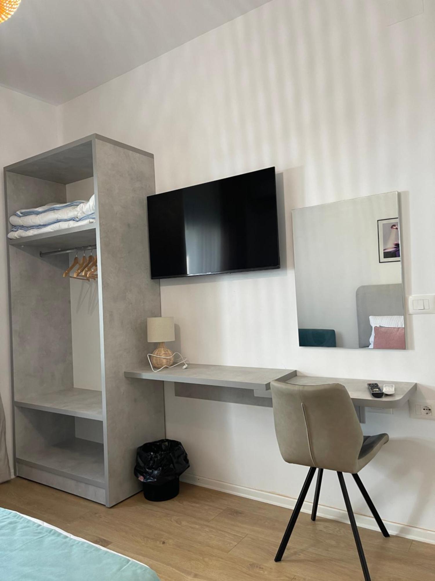 Sunny City Center Apartment Lezhe Exterior photo